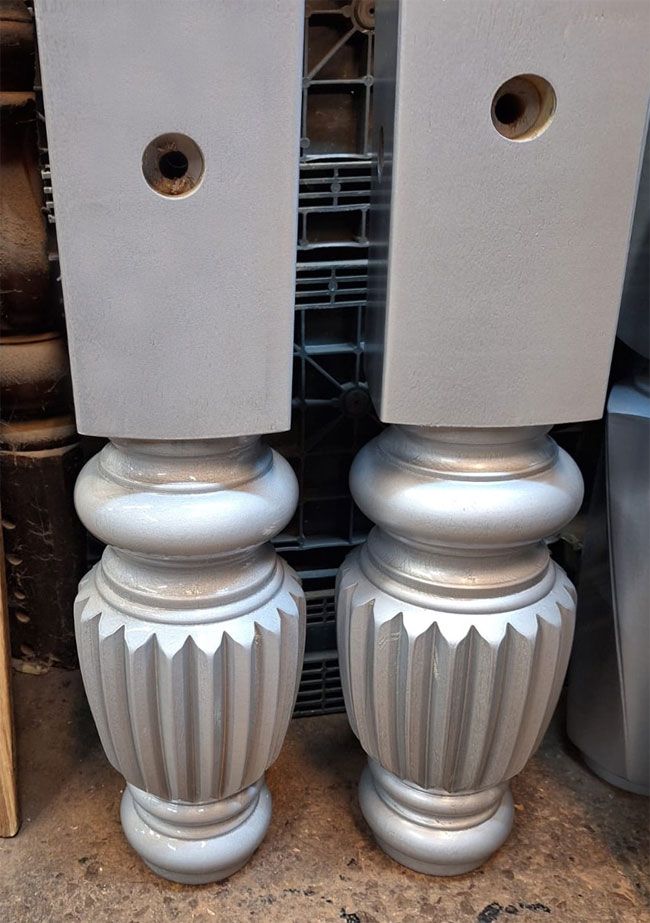 Turned and reeded leg harwood legs